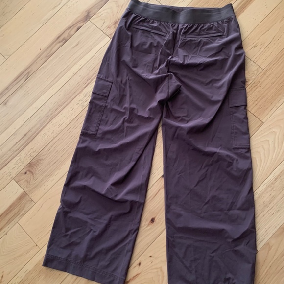 NEW NWT Athleta Brooklyn Heights Cargo Utility Pant Shale Size 10 Pants $109 - Picture 2 of 5